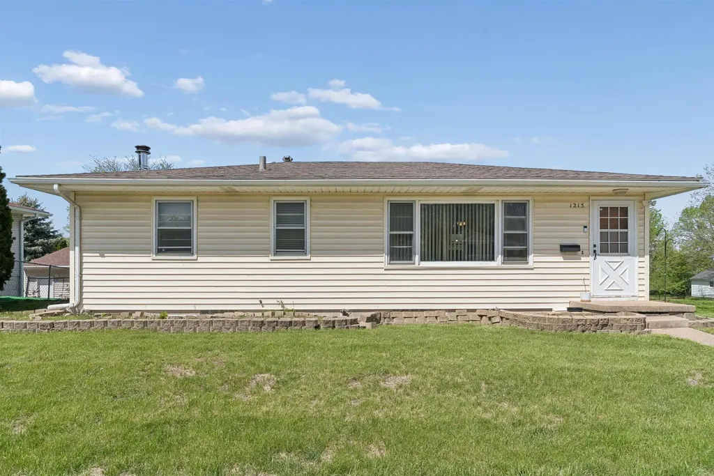 1215 W 1st Street Cedar Falls IA 50613