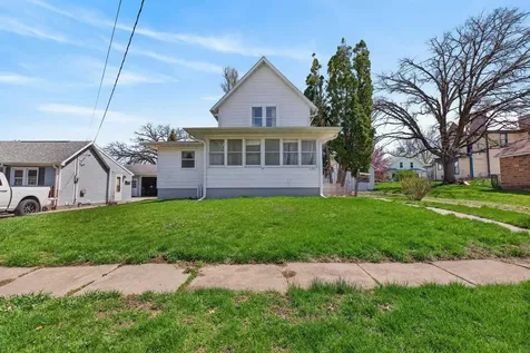 105 Taylor Street Traer IA 50675