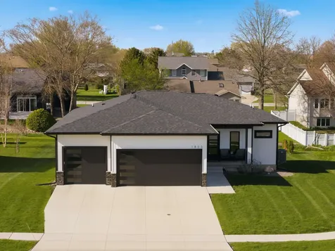 1803 Reese Road Cedar Falls IA 50613