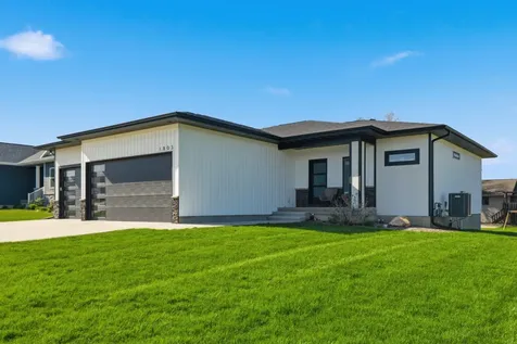 1803 Reese Road Cedar Falls IA 50613
