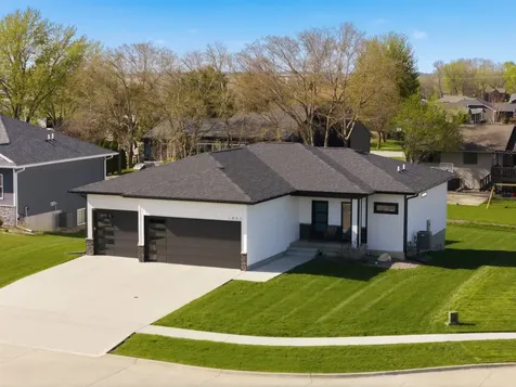 1803 Reese Road Cedar Falls IA 50613