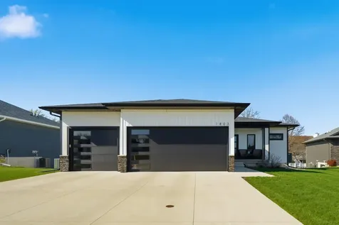 1803 Reese Road Cedar Falls IA 50613
