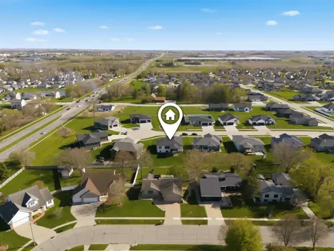 1803 Reese Road Cedar Falls IA 50613