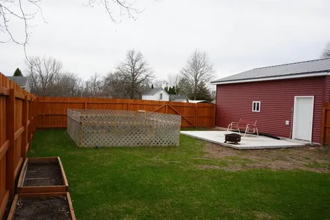 424 7th Street SW Oelwein IA 50662