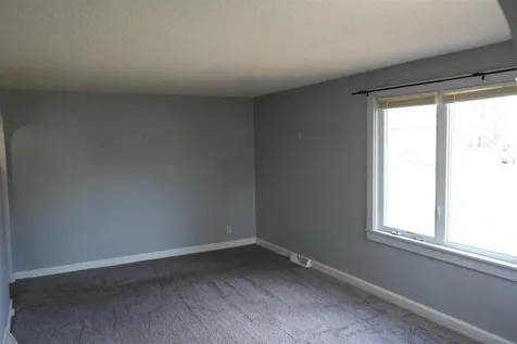 424 7th Street SW Oelwein IA 50662