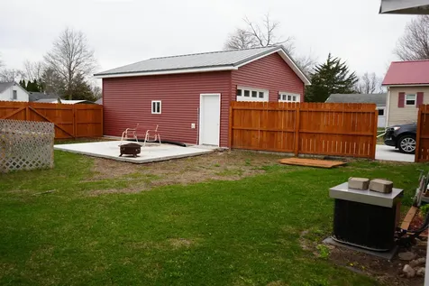 424 7th Street SW Oelwein IA 50662