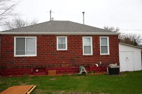 424 7th Street SW Oelwein IA 50662