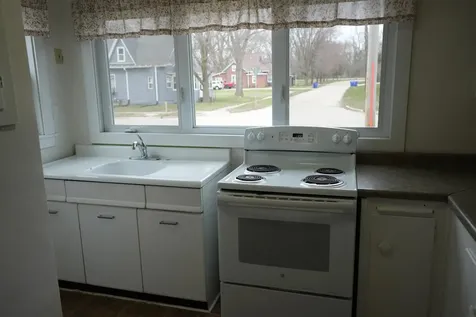 424 7th Street SW Oelwein IA 50662