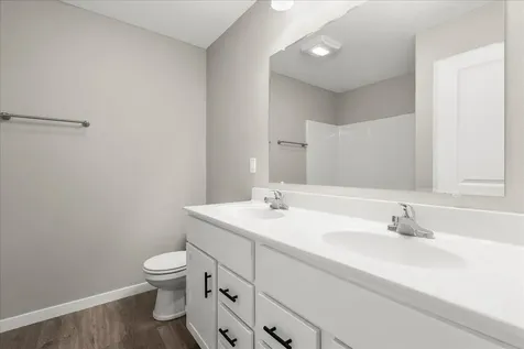 4242 S Mourning Dove Drive Waterloo IA 50702