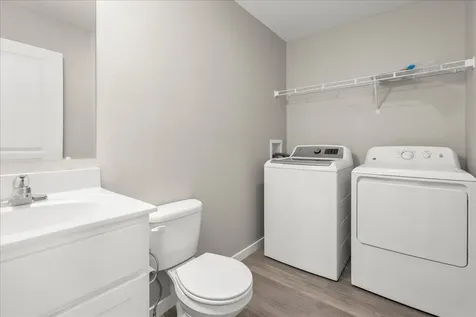 4242 S Mourning Dove Drive Waterloo IA 50702