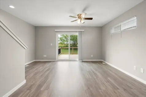 4242 S Mourning Dove Drive Waterloo IA 50702