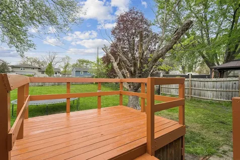 2756 Fairlane Avenue Waterloo IA 50702