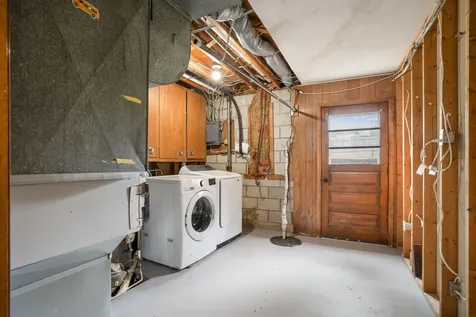 2756 Fairlane Avenue Waterloo IA 50702