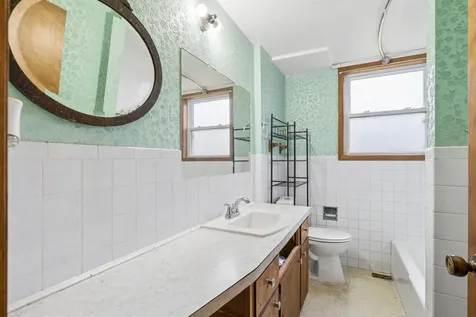 2756 Fairlane Avenue Waterloo IA 50702