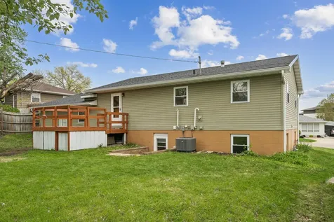 2756 Fairlane Avenue Waterloo IA 50702