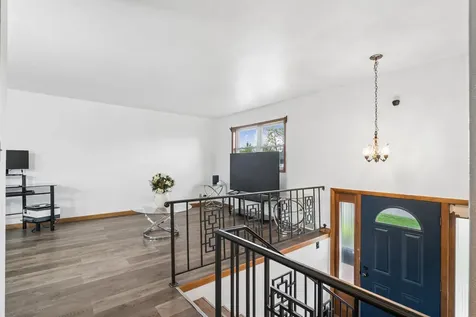 2756 Fairlane Avenue Waterloo IA 50702