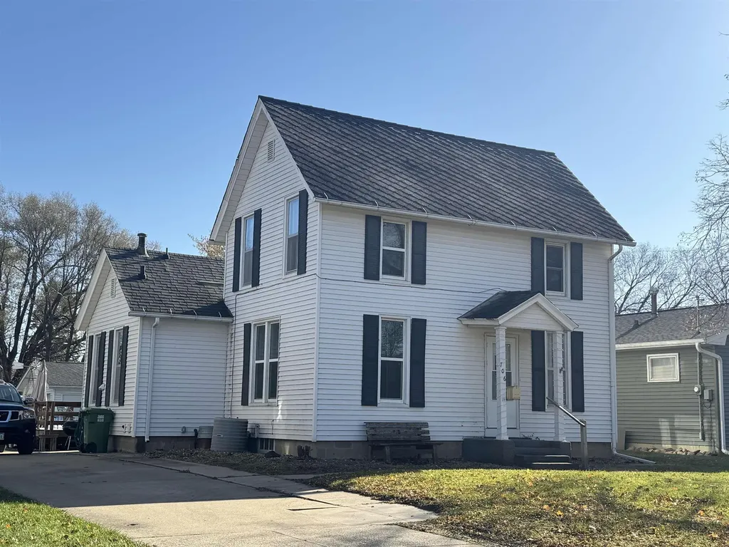 706 Allison Charles City IA 50616