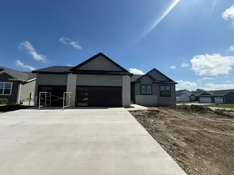 2838 Autumn Woods Drive Cedar Falls IA 50613