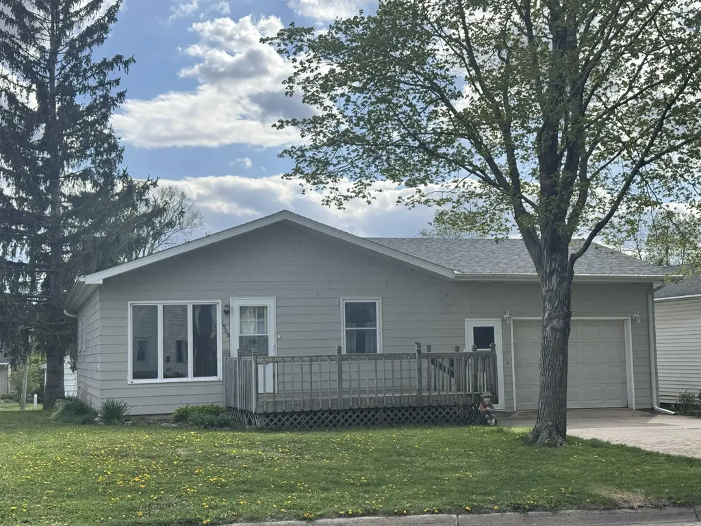 1908 Owen Street Charles City IA 50616