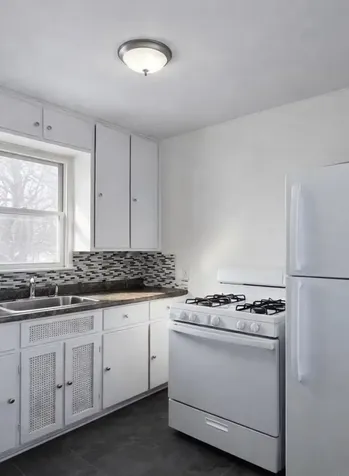 704 W 1st Street Waterloo IA 50701