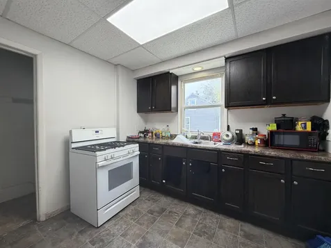 704 W 1st Street Waterloo IA 50701