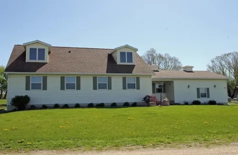 2229 Larrabee Avenue Waverly IA 50677