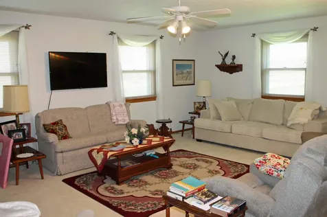 2229 Larrabee Avenue Waverly IA 50677