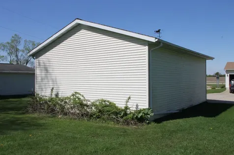 2229 Larrabee Avenue Waverly IA 50677