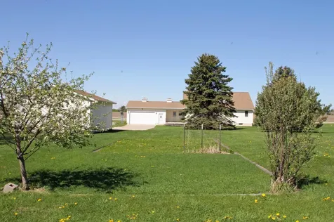 2229 Larrabee Avenue Waverly IA 50677