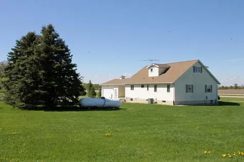 2229 Larrabee Avenue Waverly IA 50677