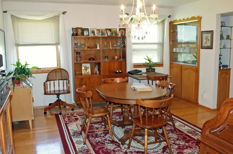 2229 Larrabee Avenue Waverly IA 50677