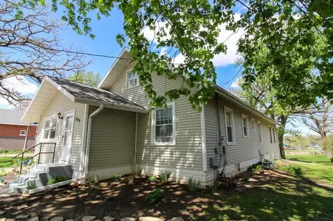 708 17th Avenue Eldora IA 50627