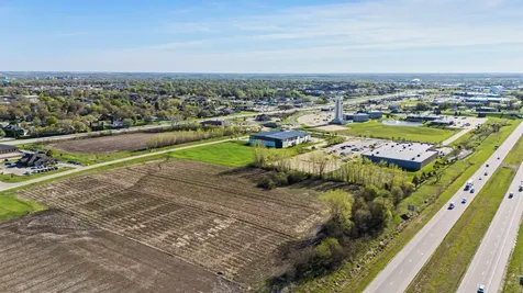 +/- 12.23 Acres Tower Park Drive Waterloo IA 50701