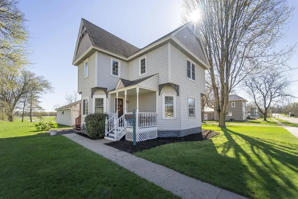 413 Wapsie Street Sumner IA 50674