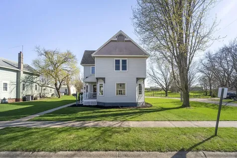413 Wapsie Street Sumner IA 50674