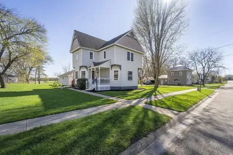413 Wapsie Street Sumner IA 50674