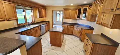 503 Sunset Place Charles City IA 50616