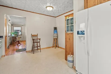 132 Desoto Avenue Waterloo IA 50701