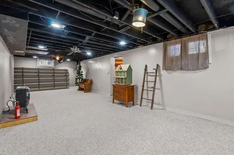 132 Desoto Avenue Waterloo IA 50701