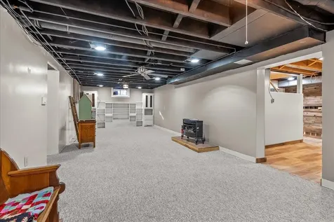 132 Desoto Avenue Waterloo IA 50701