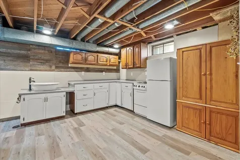 132 Desoto Avenue Waterloo IA 50701