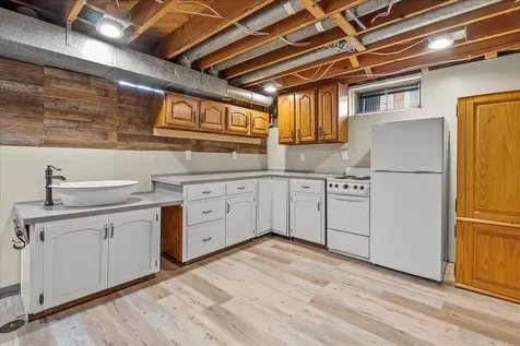 132 Desoto Avenue Waterloo IA 50701