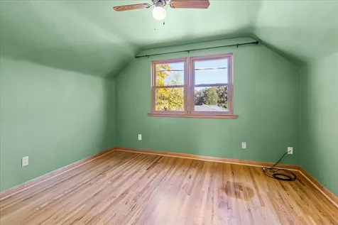 132 Desoto Avenue Waterloo IA 50701