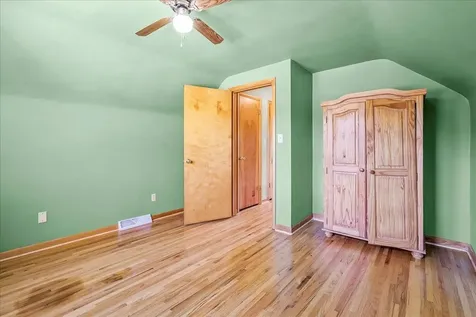 132 Desoto Avenue Waterloo IA 50701