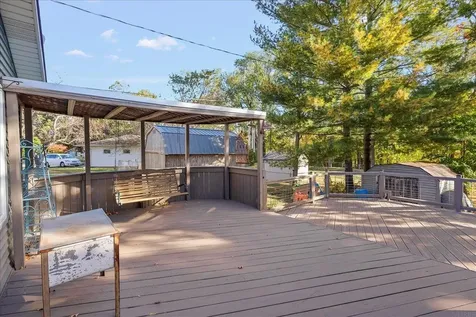 132 Desoto Avenue Waterloo IA 50701