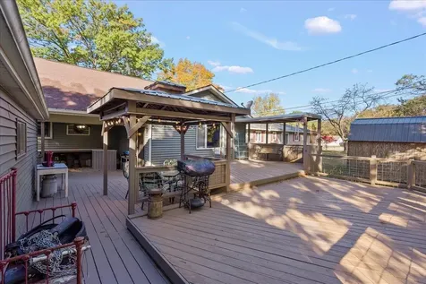 132 Desoto Avenue Waterloo IA 50701