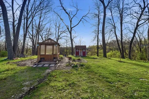 132 Desoto Avenue Waterloo IA 50701