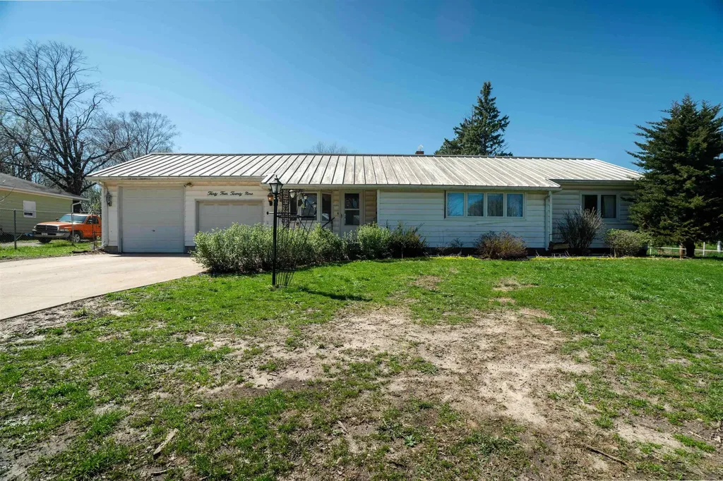 3429 Logan Avenue Waterloo IA 50703