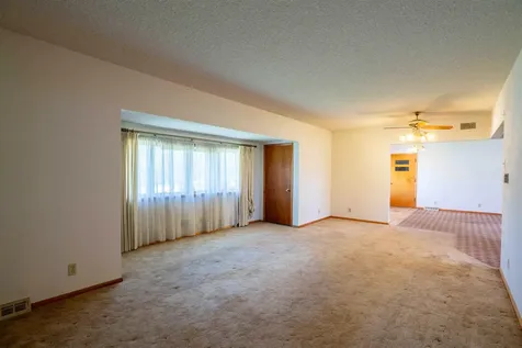 3429 Logan Avenue Waterloo IA 50703