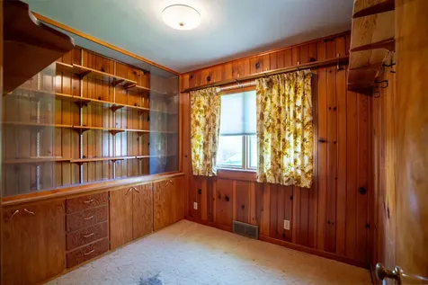 3429 Logan Avenue Waterloo IA 50703